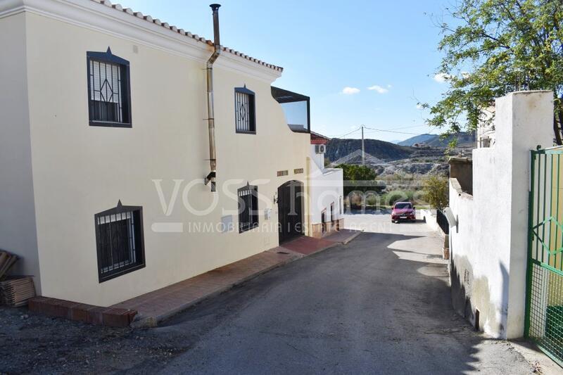 VH1936: Casa Bonita, Stadthaus zu verkaufen im Huércal-Overa, Almería