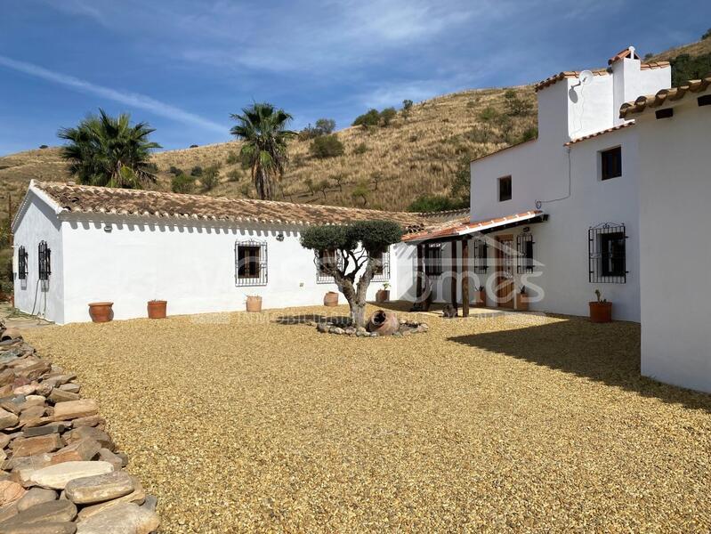 VH2107: Country House / Cortijo for Sale in Huércal-Overa Countryside