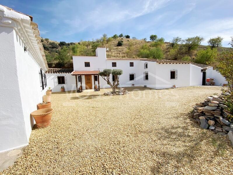 VH2107: Country House / Cortijo for Sale in Huércal-Overa Countryside