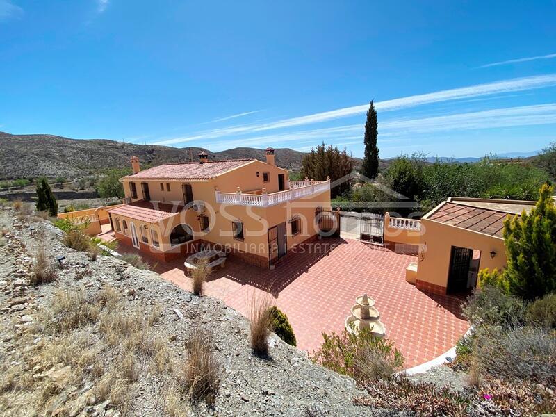 VH2240: Country House / Cortijo for Sale in Huércal-Overa Countryside