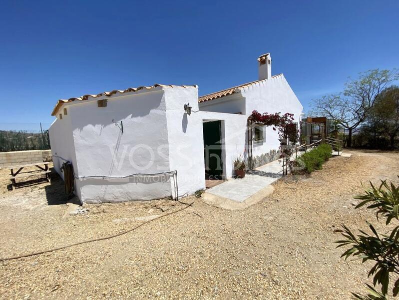 VH2373: Country House / Cortijo for Sale in Huércal-Overa Countryside