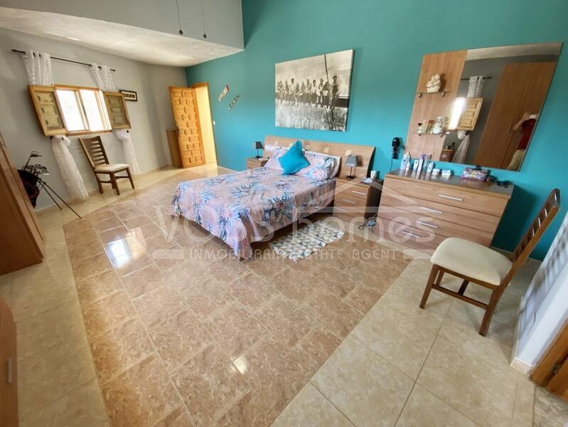 VH2391: Country House / Cortijo for Sale in Huércal-Overa Countryside