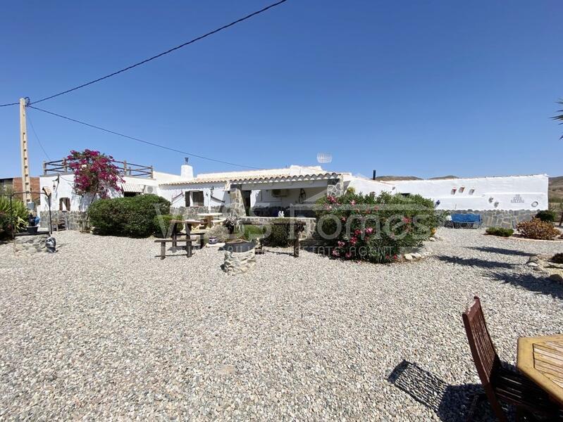 VH2397: Country House / Cortijo for Sale in Huércal-Overa Countryside