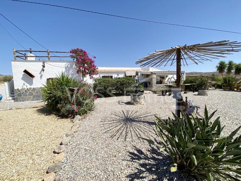 VH2397: Country House / Cortijo for Sale in Huércal-Overa Countryside