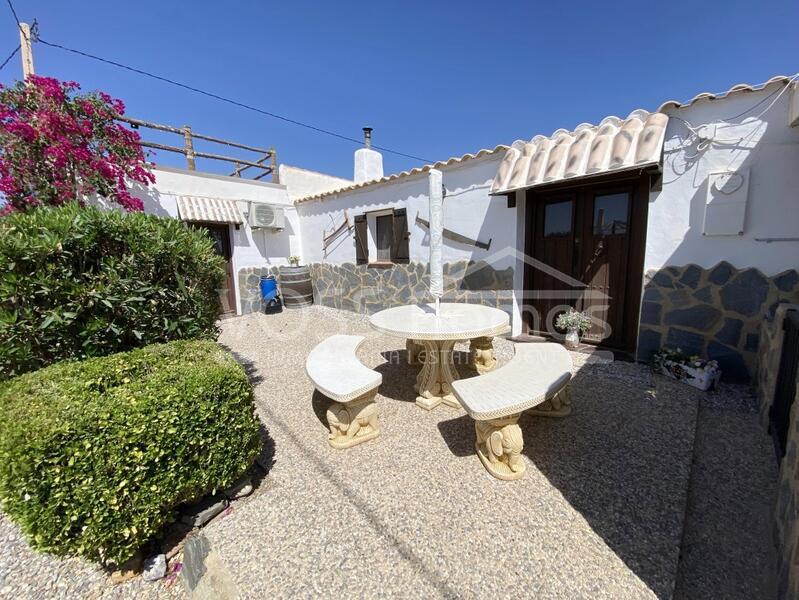 VH2397: Country House / Cortijo for Sale in Huércal-Overa Countryside