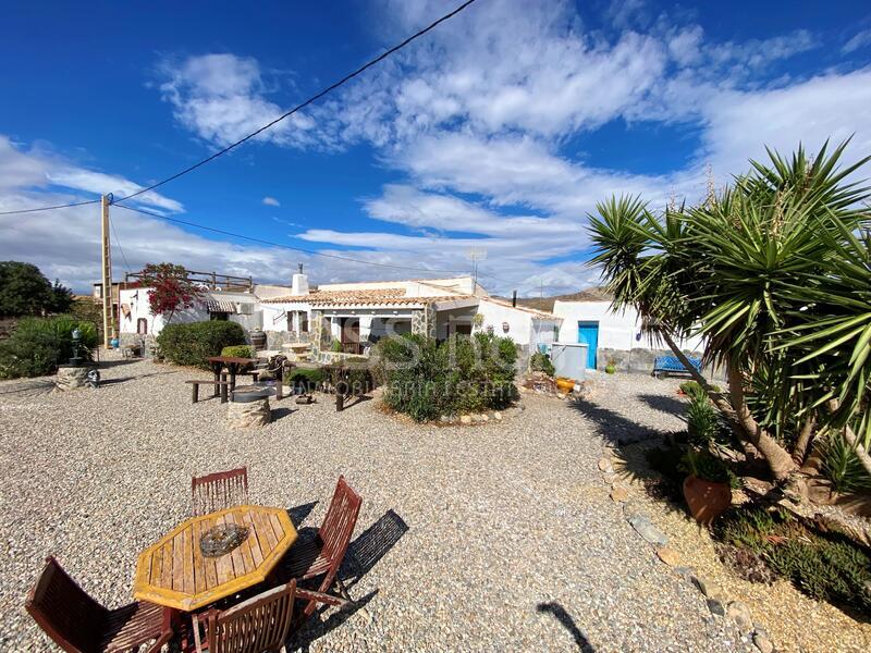 VH2397: Country House / Cortijo for Sale in Huércal-Overa Countryside