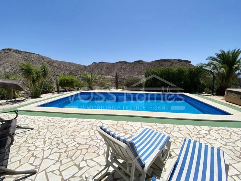 VH2399: Country House / Cortijo for Sale in Huércal-Overa Countryside