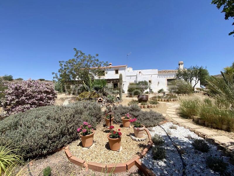 VH2399: Cortijo Pintoresco, Country House / Cortijo for Sale in Huércal-Overa, Almería