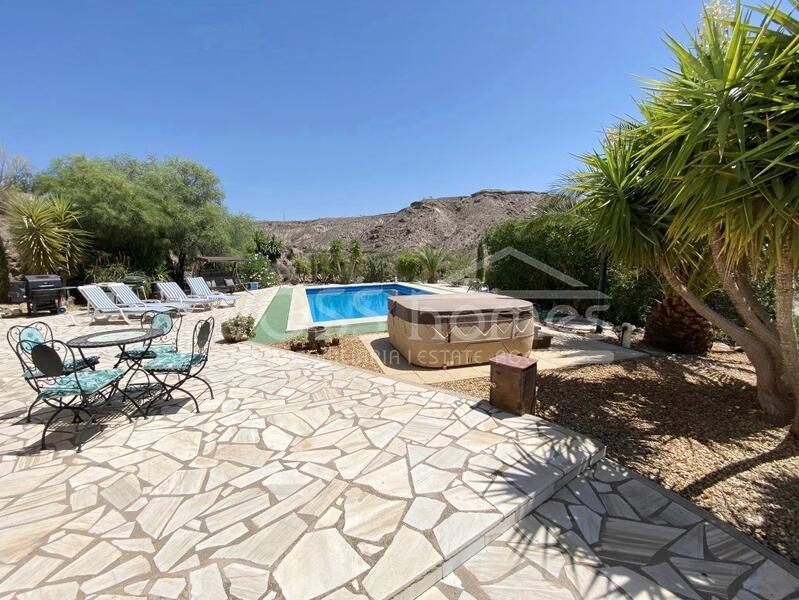 VH2399: Cortijo Pintoresco, Country House / Cortijo for Sale in Huércal-Overa, Almería