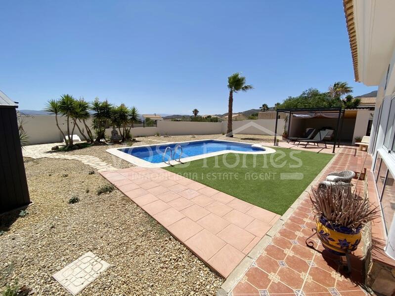 VH2401: Villa Bougainvillea, Villa à vendre dans Zurgena, Almería