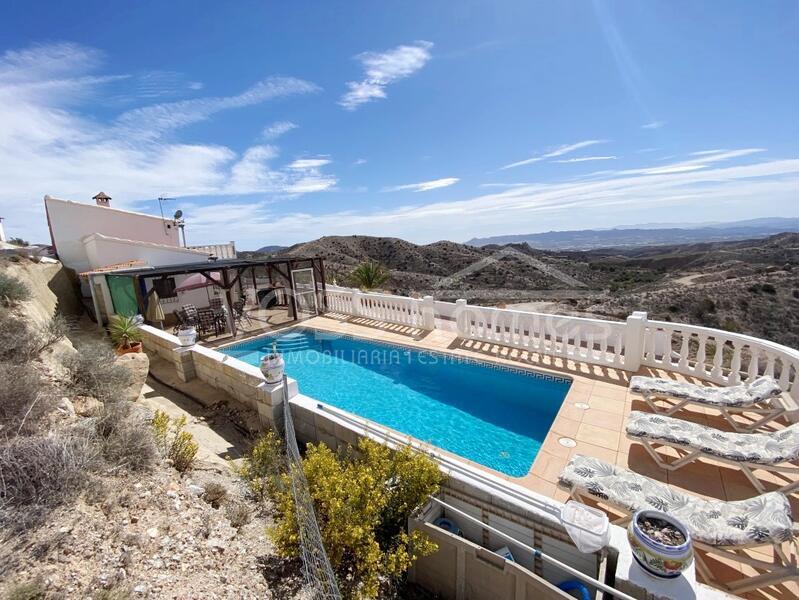 VH2447: Cortijo del las Cuevas, Landhaus zu verkaufen im Huércal-Overa, Almería