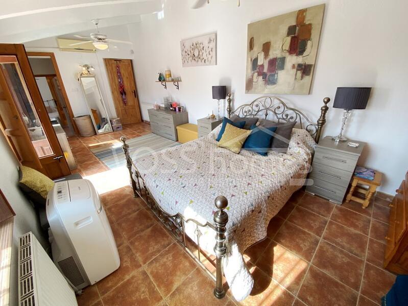 VH2450: Country House / Cortijo for Sale in Huércal-Overa Countryside