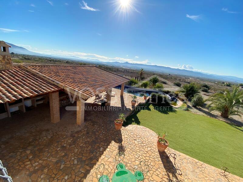 VH2458: Country House / Cortijo for Sale in Huércal-Overa Countryside