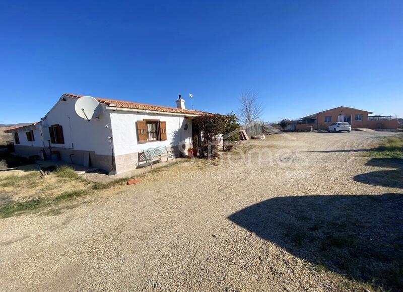 VH2486: Country House / Cortijo for Sale in Huércal-Overa Countryside