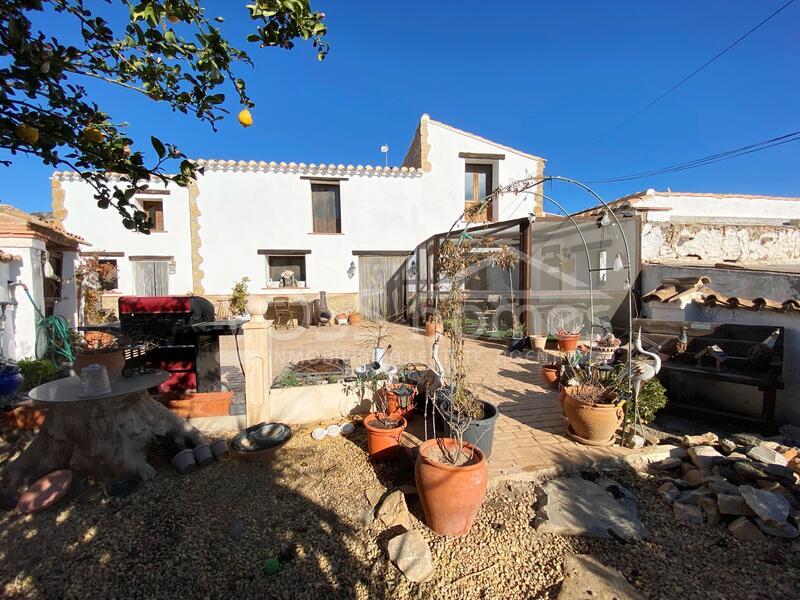 VH2494: Country House / Cortijo for Sale in Huércal-Overa Countryside