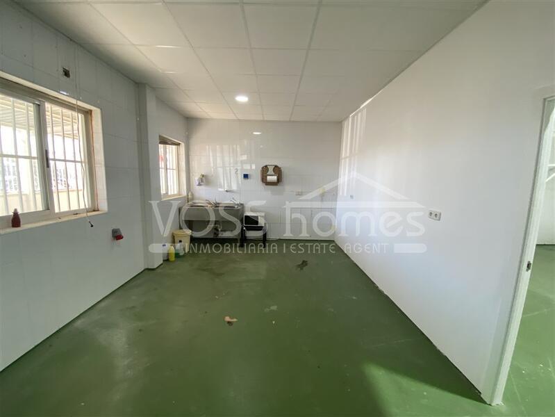 VHR2443: Commercial for Rent in Huércal-Overa, Almería